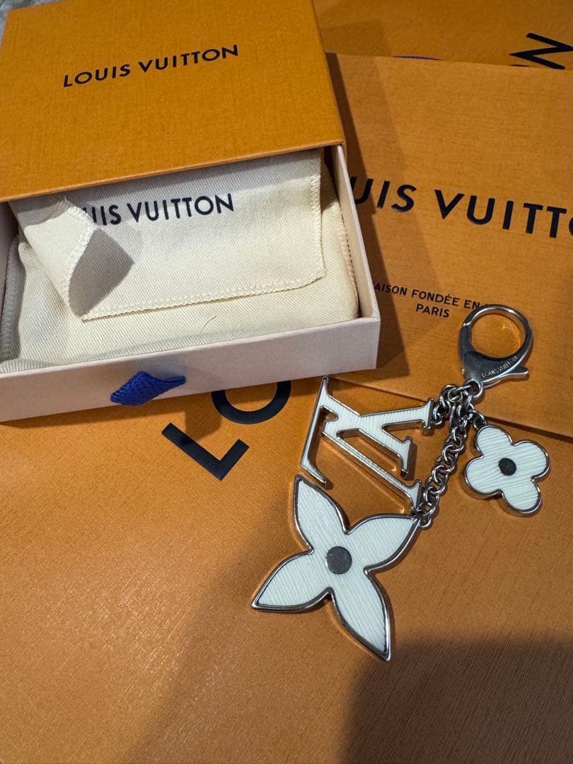Louis Vuitton ホワイトキーホルダー