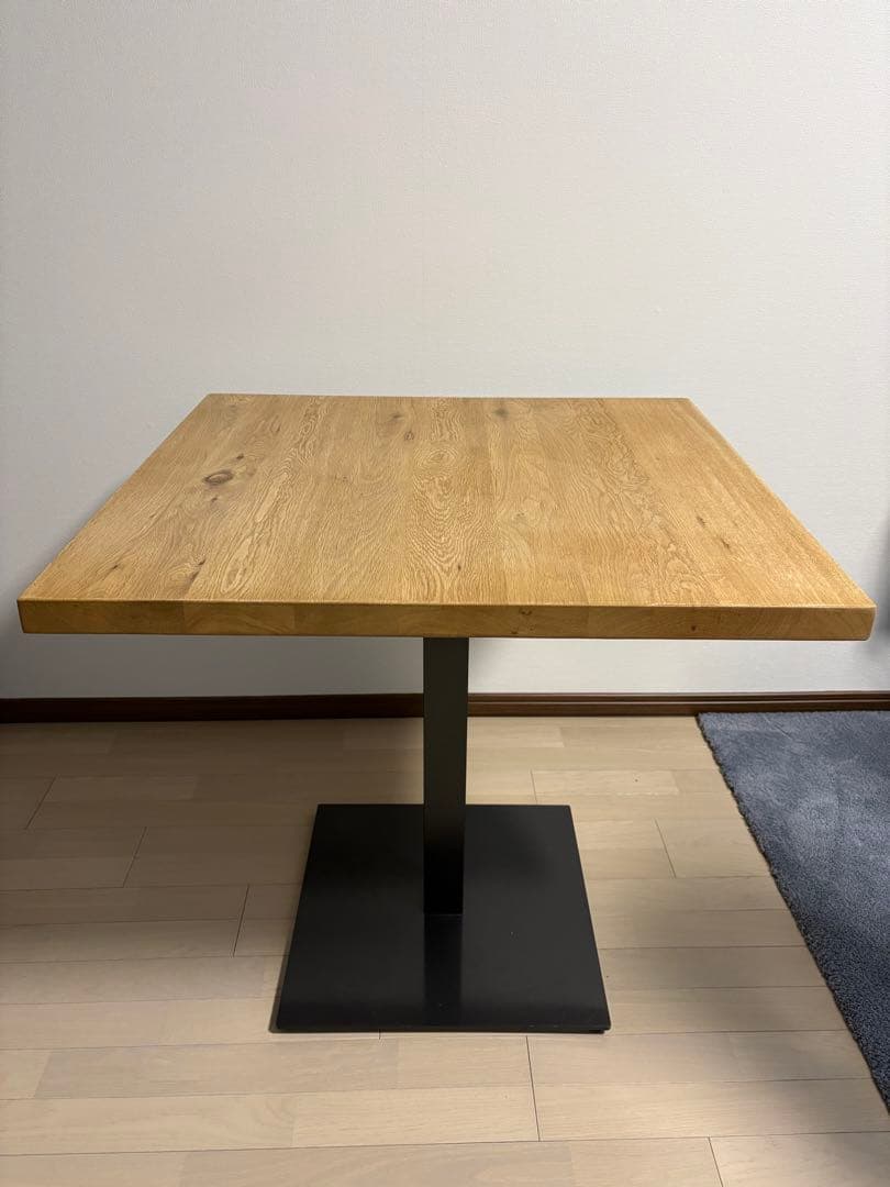オーク材 正方形ダイニングテーブル