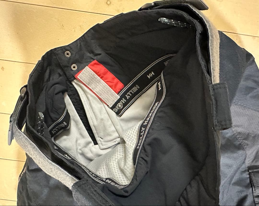 HellyHansen 本格雪山スノーウェア　ユニセックス　男S〜M 女子L