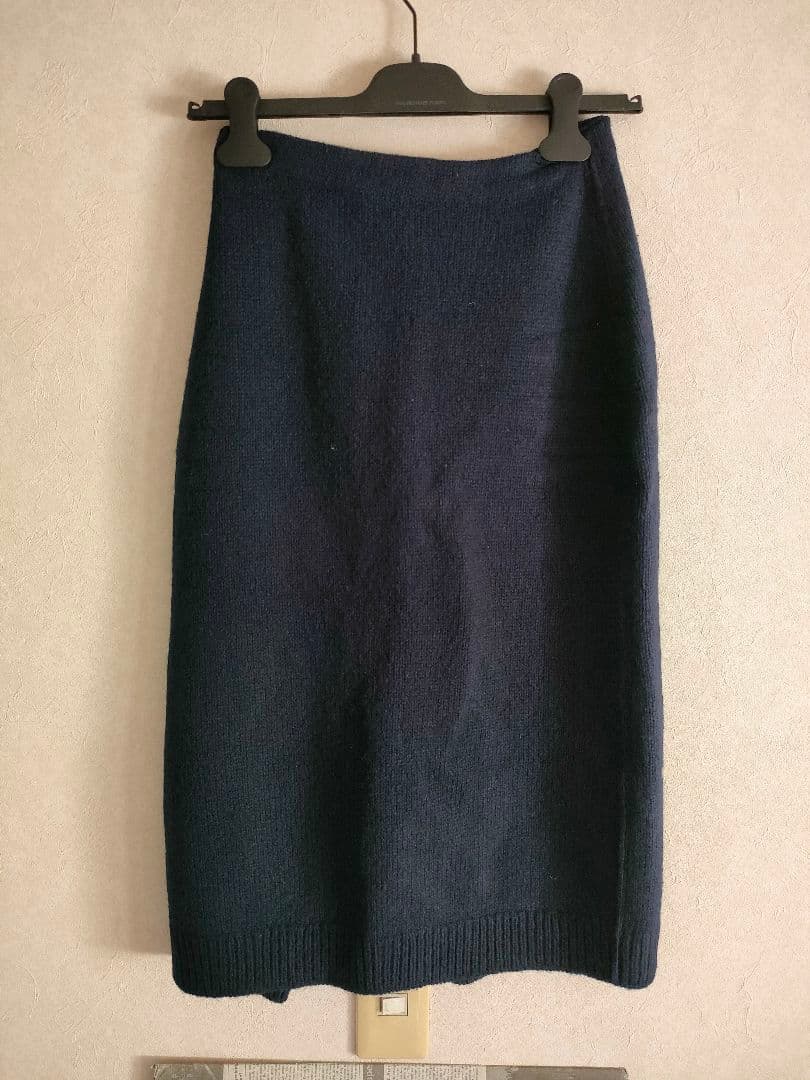 【再値下げ】PRADA カシミヤネイビー タイトスカート 前スリット　新品未使用