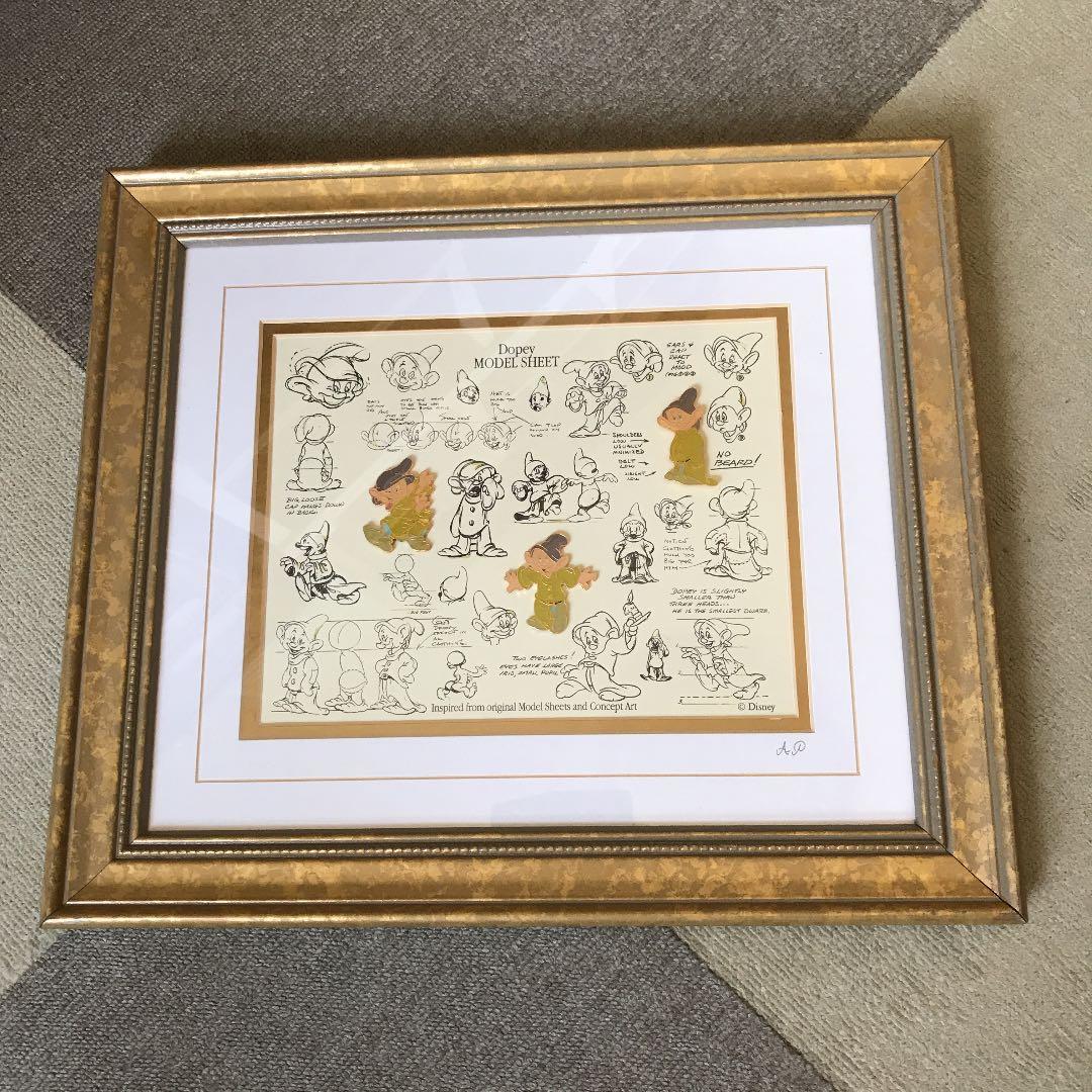 ピンバッチ額 ディズニー