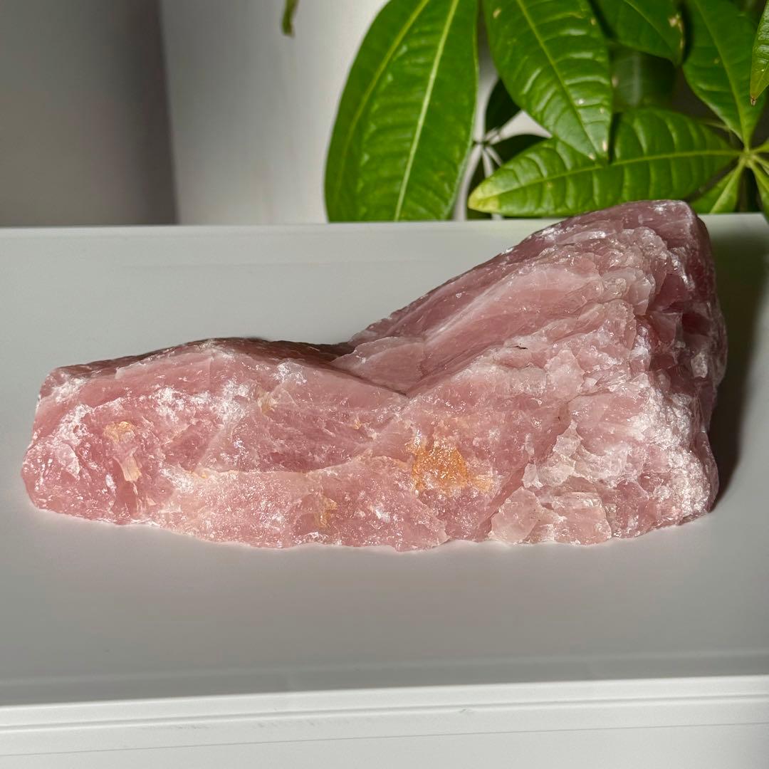 ローズクォーツ　原石　ラフロック　ブラジル産　1kg超え　天然石