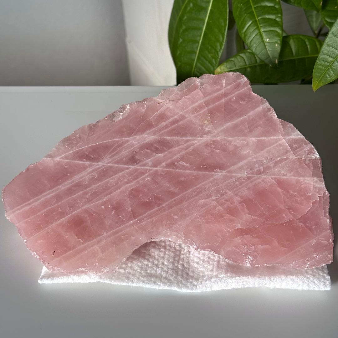 ローズクォーツ　原石　ラフロック　ブラジル産　1kg超え　天然石