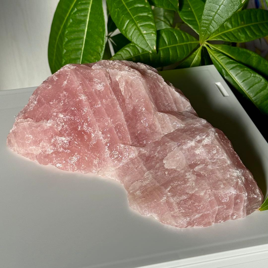 ローズクォーツ　原石　ラフロック　ブラジル産　1kg超え　天然石