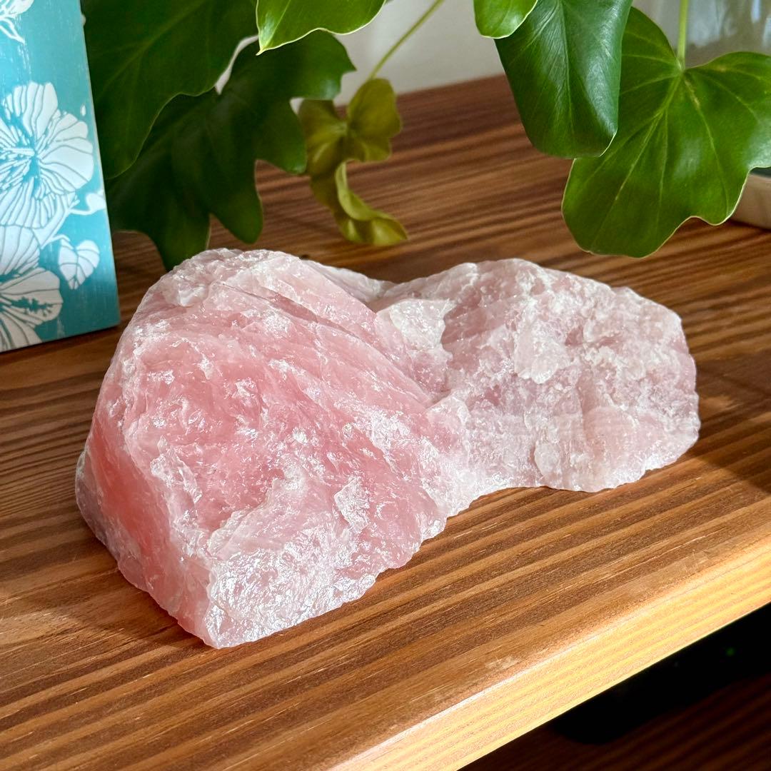 ローズクォーツ　原石　ラフロック　ブラジル産　1kg超え　天然石
