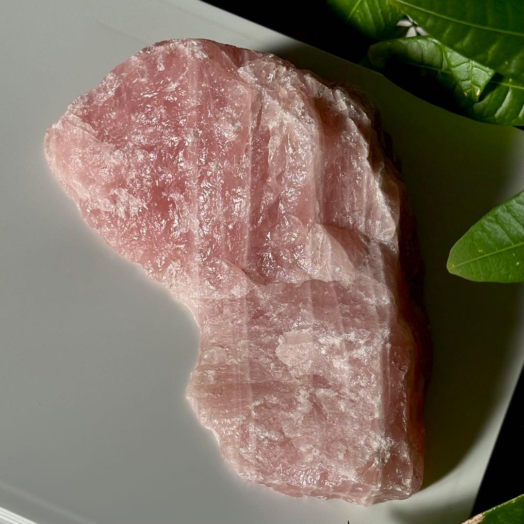 ローズクォーツ　原石　ラフロック　ブラジル産　1kg超え　天然石