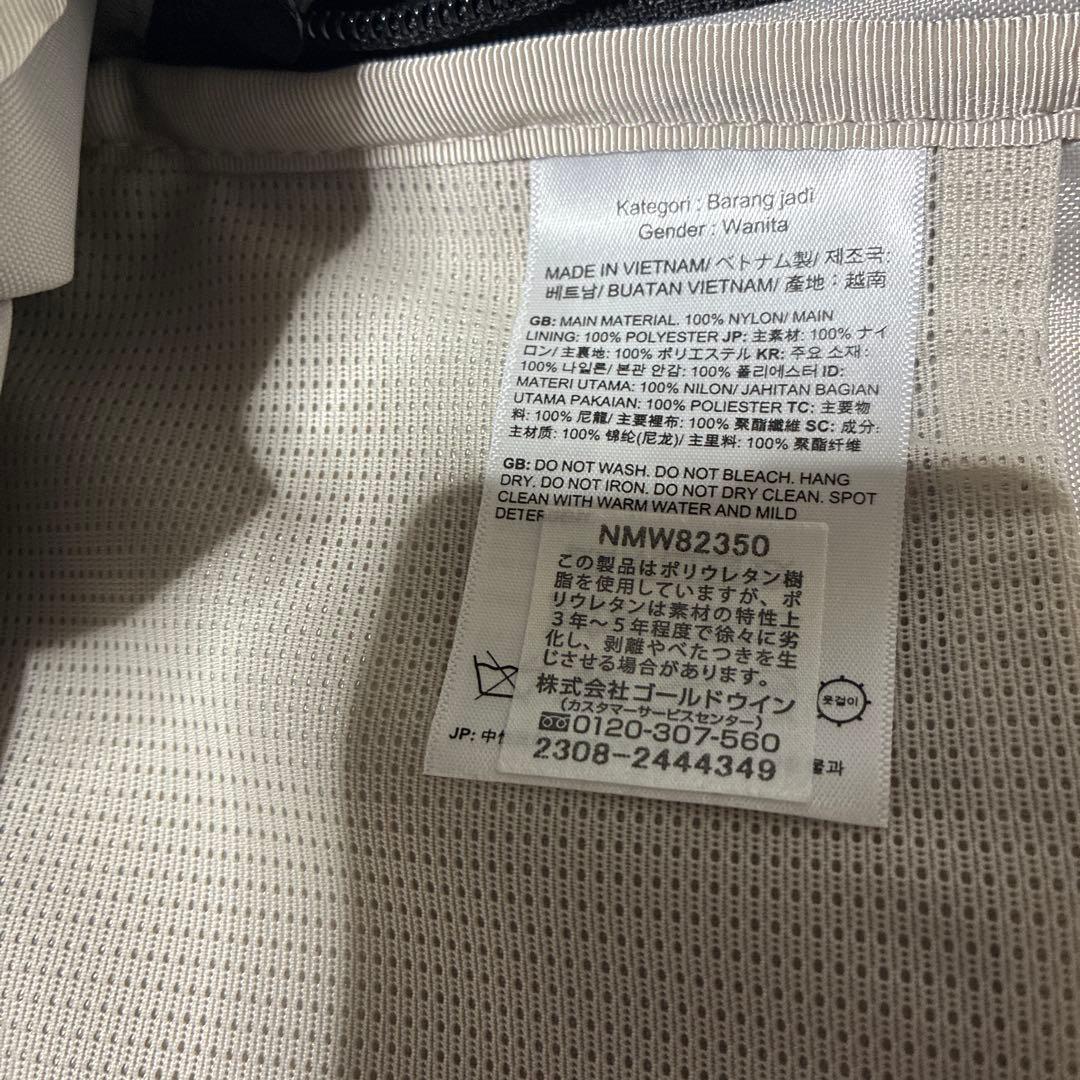 ぴぴ THE NORTH FACE リュック黒 18L NMW82350