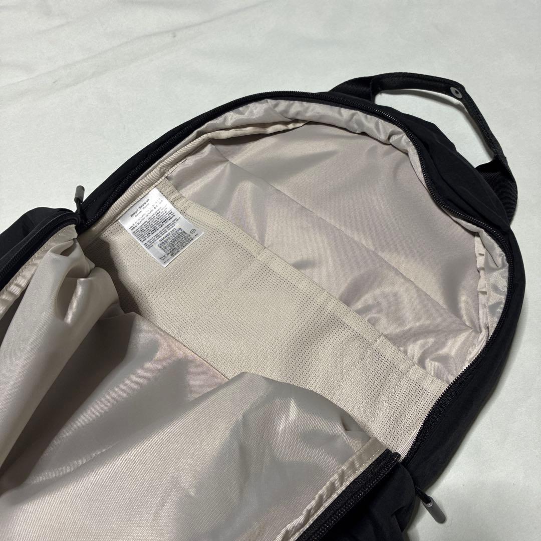 ぴぴ THE NORTH FACE リュック黒 18L NMW82350