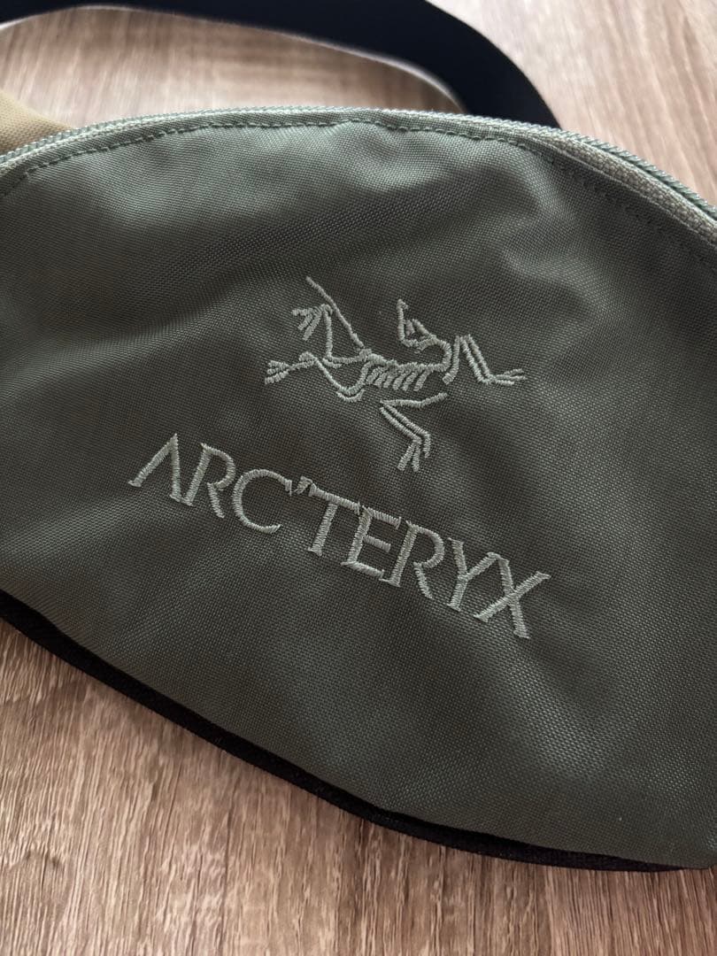 [美品]ARC'TERYX BEAMS 別注 アーバンファニー ウエストポーチ