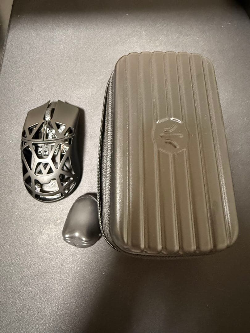 BeastX Pro 8K ブラック　穴なし