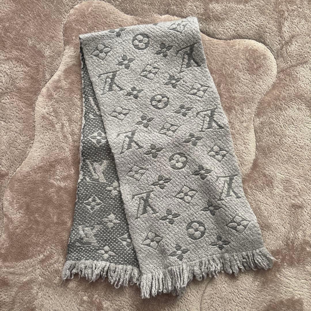 ルイヴィトン マフラーグレー