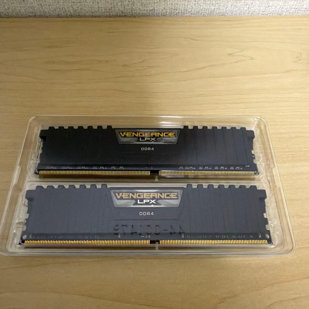 Corsair DDR4 16GB×2 CMK32GX4M2A2666C16