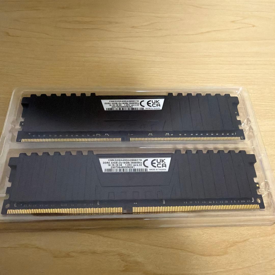 Corsair DDR4 16GB×2 CMK32GX4M2A2666C16