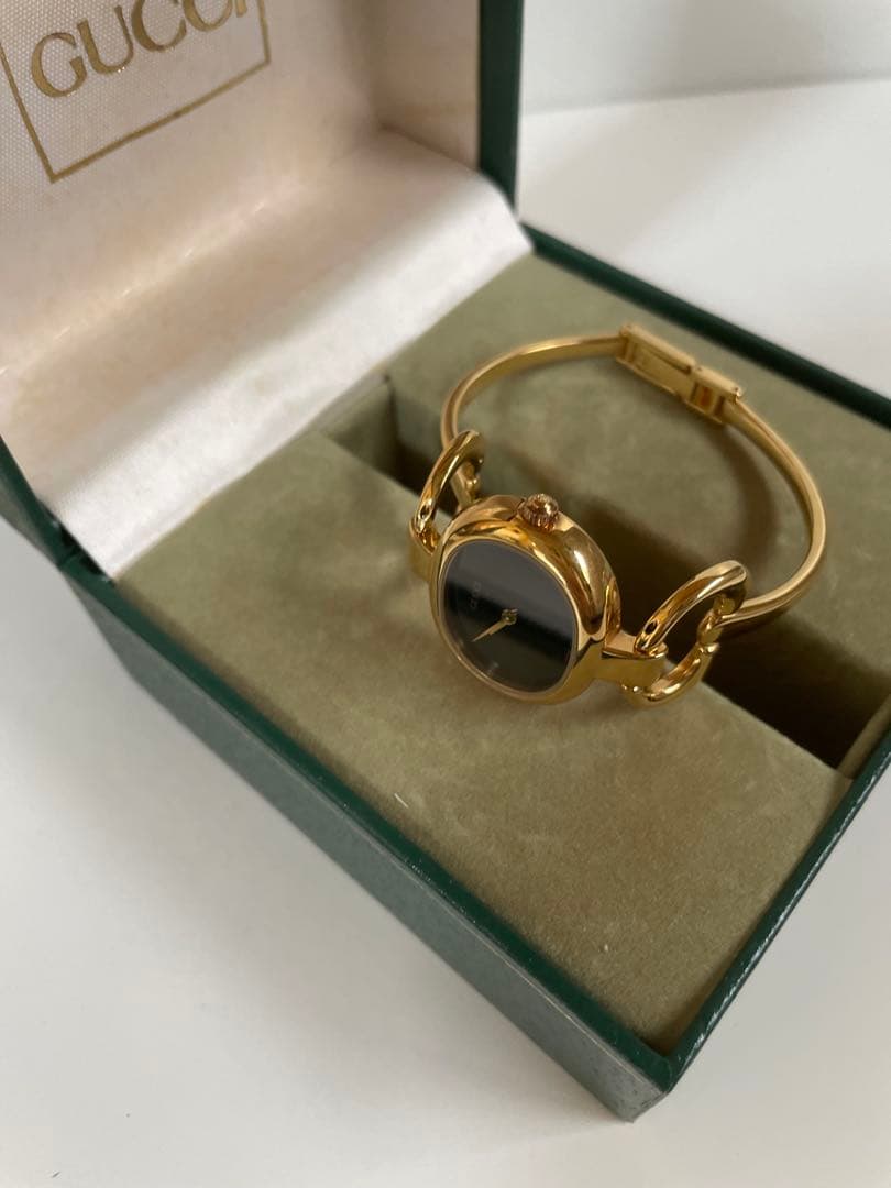 グッチ GUCCI バングルウォッチ レディース 腕時計 ゴールド