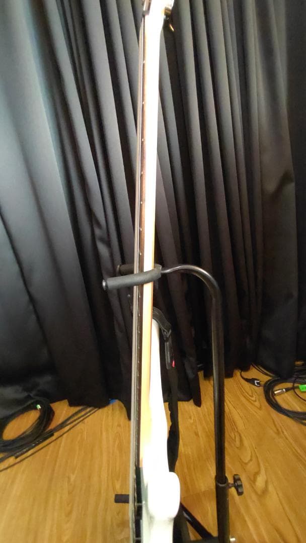 ★★ YAMAHA TRBX305 5弦ベース おまけ付き ★★