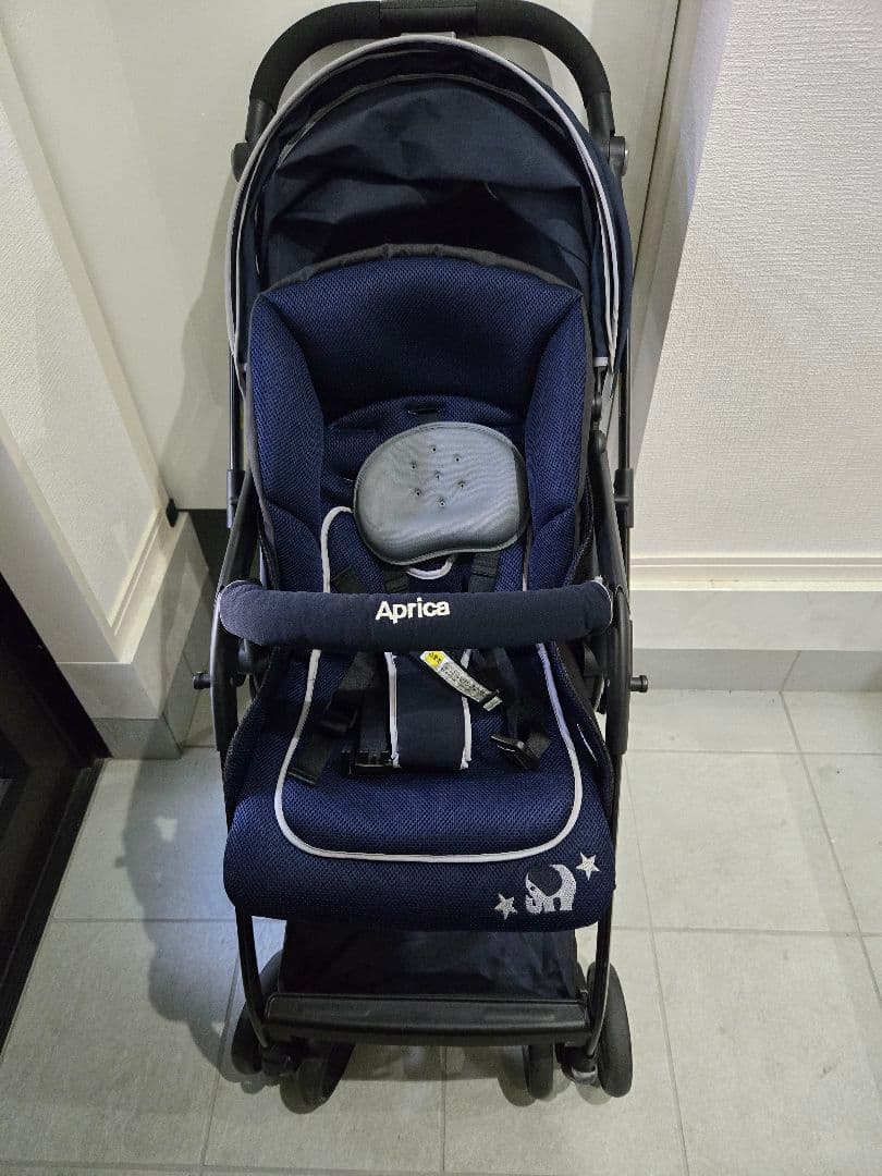 Apricaベビーカーソフィア　ネイビー