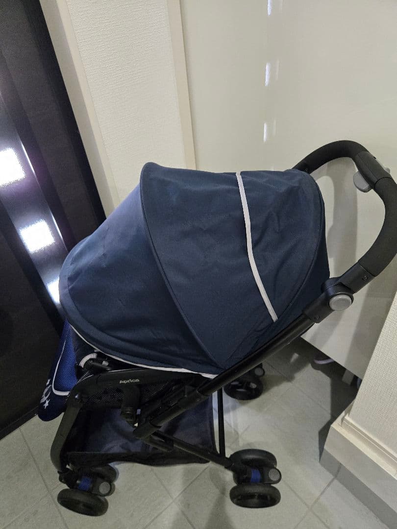 Apricaベビーカーソフィア　ネイビー