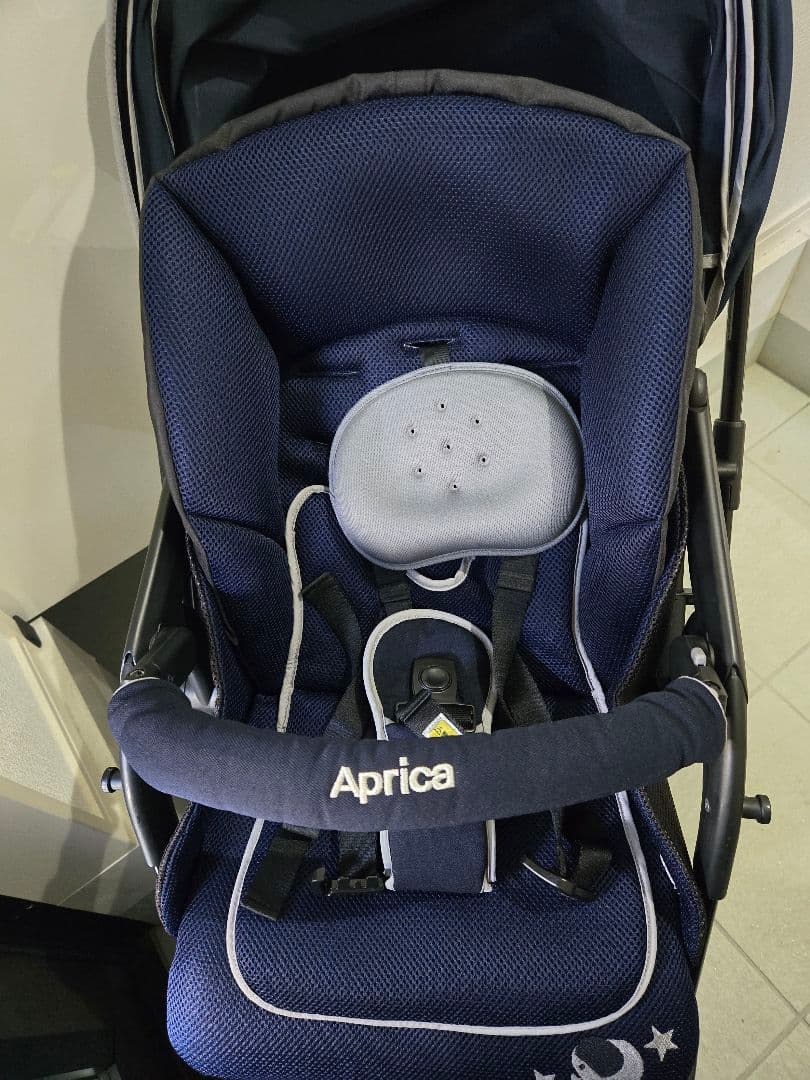 Apricaベビーカーソフィア　ネイビー