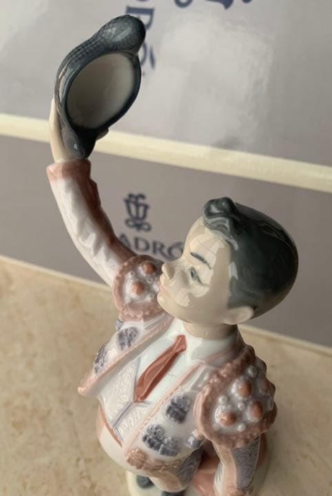 値下げしました。希少品　リヤドロ　LLADRO 磁器人形 小さなマタドール