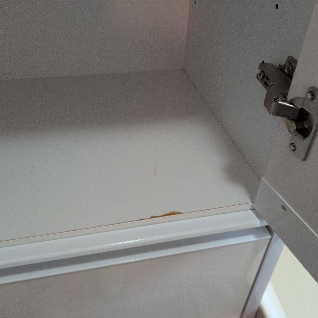 鏡面扉チェスト　オフホワイト 大容量収納棚 　リビング　キッチン　洗面所に！美品