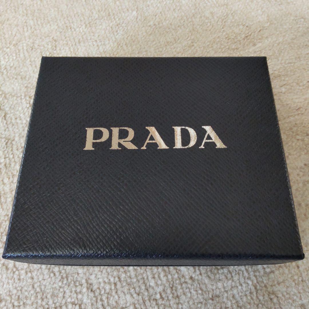 プラダ ケース 新品未使用