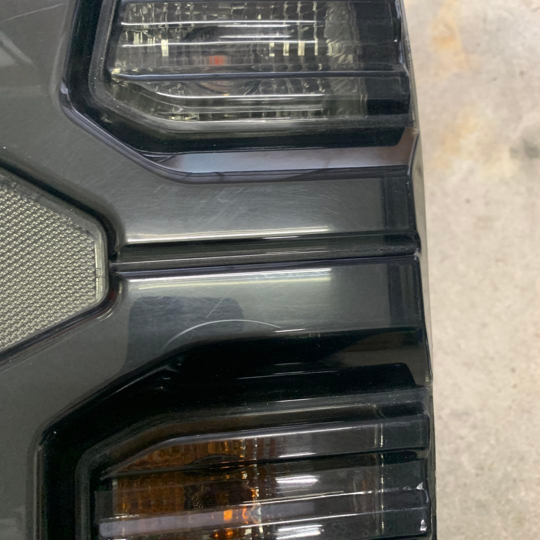 ハイラックスgun125ブラックテールランプ スモークレンズ左右　　　早い物勝ち