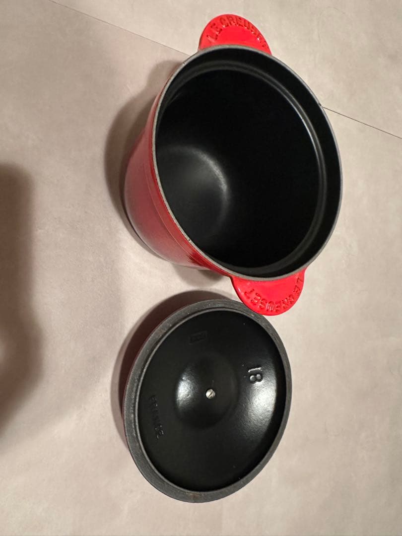 ル・クルーゼ(Le Creuset) ココット・エブリィ 18 チェリーレッド