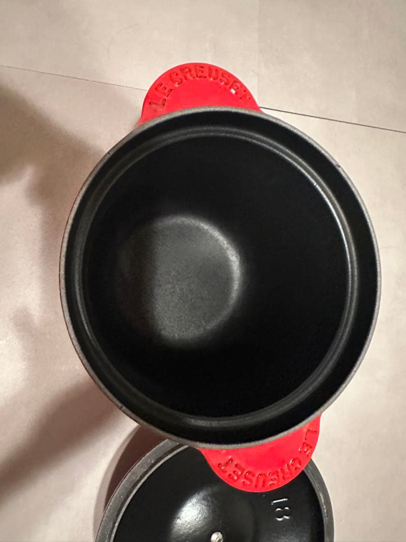 ル・クルーゼ(Le Creuset) ココット・エブリィ 18 チェリーレッド