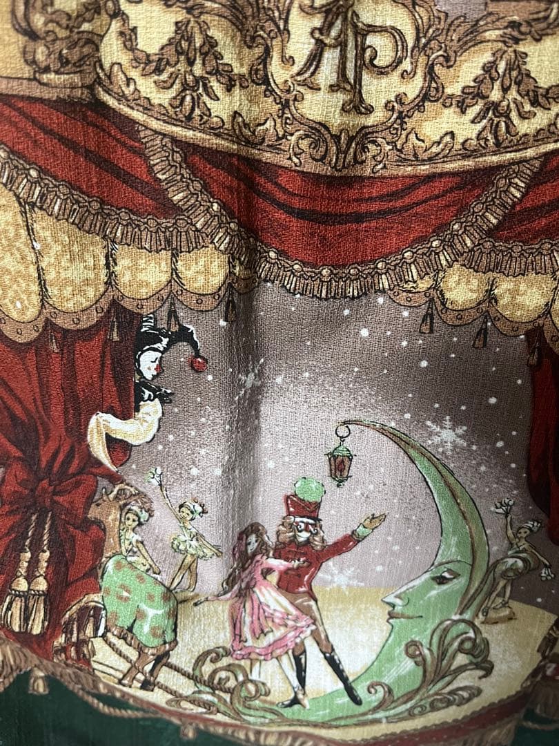 アリパイ　雪降る聖夜の不思議な贈り物柄 ジャンパースカート JSK