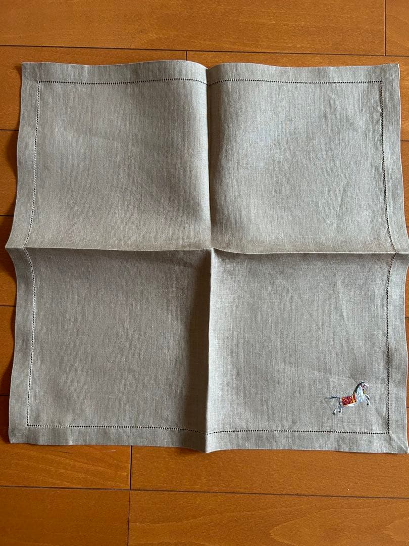 HERMES エルメスランチョンマット　と馬の刺繍のナフキンセット　3組