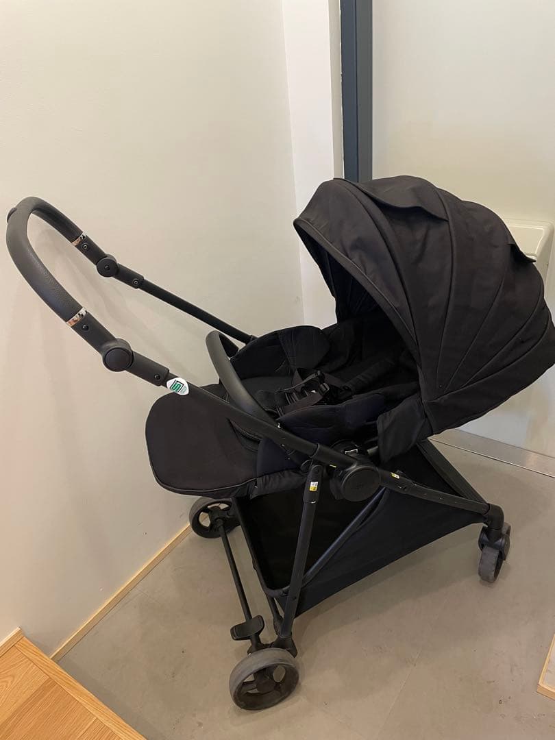 【新品ドリンクホルダー付】アップリカ　ルーチェプレミアム　ベビーカー