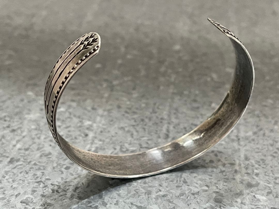 30s 卍 スワスティカ アロー バングル ビンテージ ブレスレット