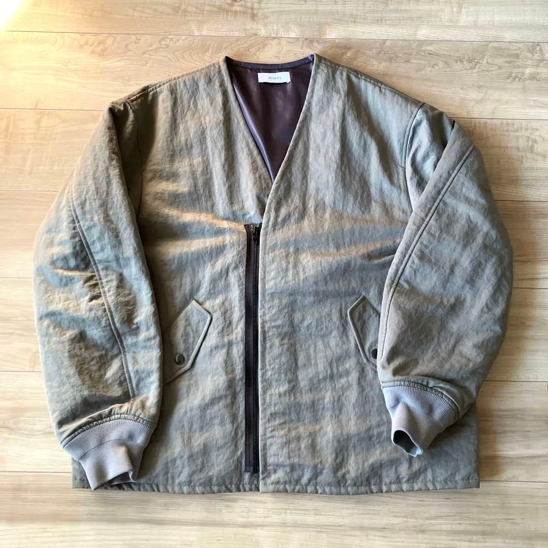 ASTRAET中綿ノーカラーブルゾン