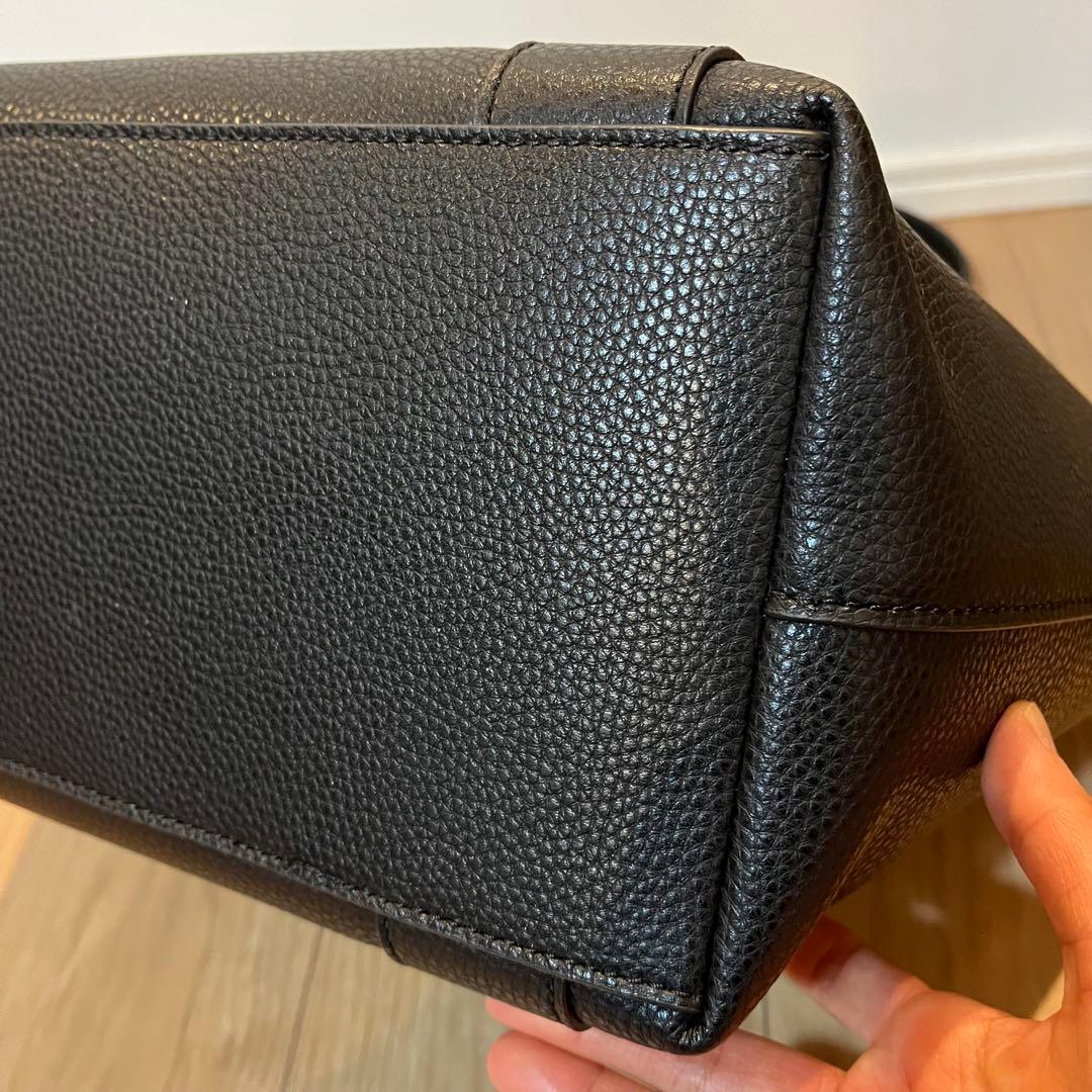 【期間限定お値下げ中】マークジェイコブス A4レザー トートバッグL