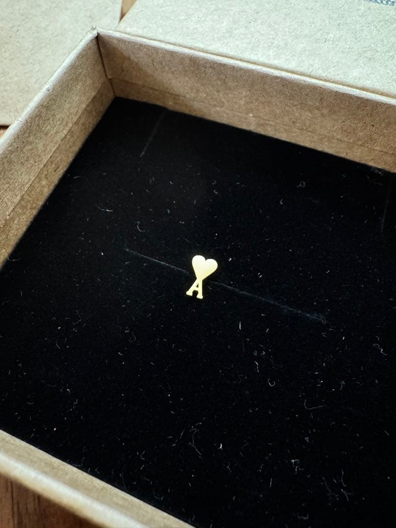 AMIPARISハート型シングルピアスゴールド BOX付き