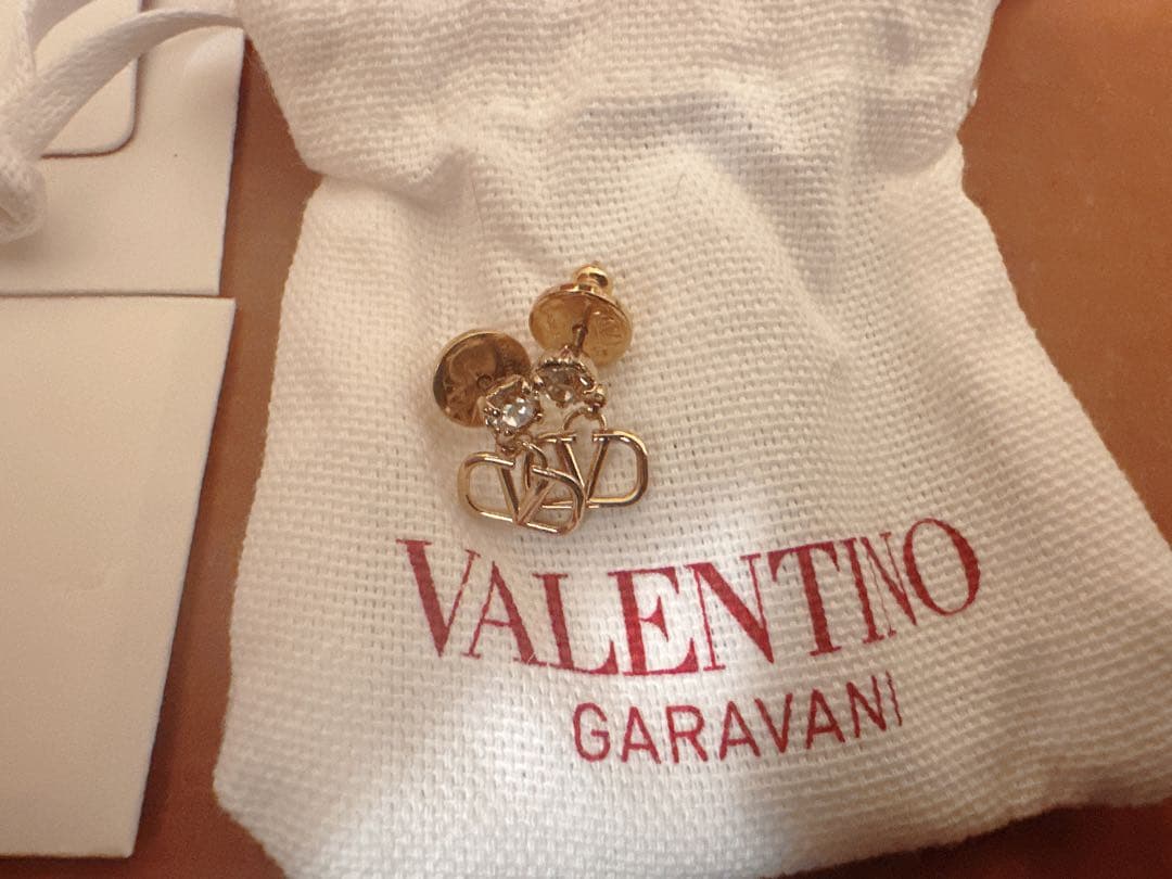 【最終値下】VALENTINO GARAVANI Vロゴ ピアス