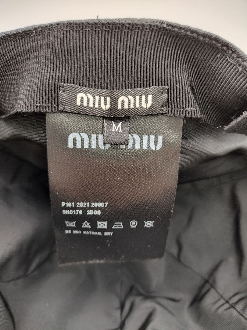 miu miu 黒 ロゴ入り ベースボールキャップ M