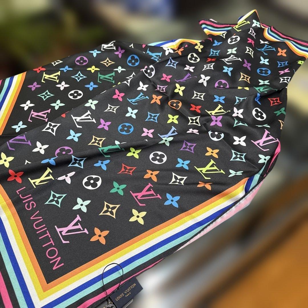 【今晩限り価格】ノベルティ 春物先取り LV 村上隆 スカーフマルチカラー
