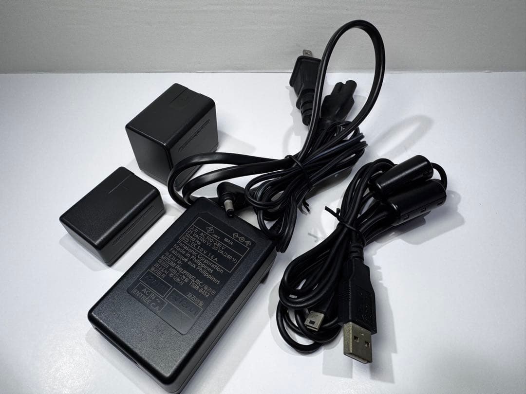 Panasonic HC-V600M バッテリー２個付き