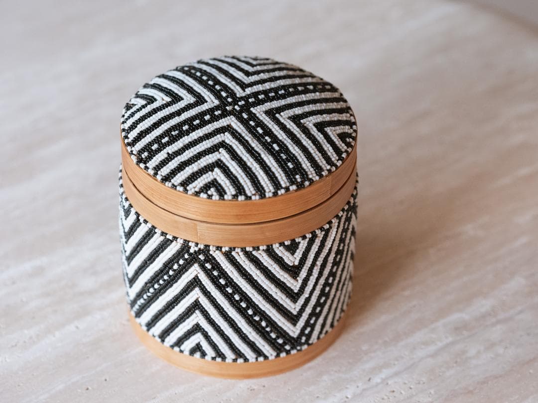 バリ島買付 ビーズ装飾 蓋付きバスケット 直径17cm item02