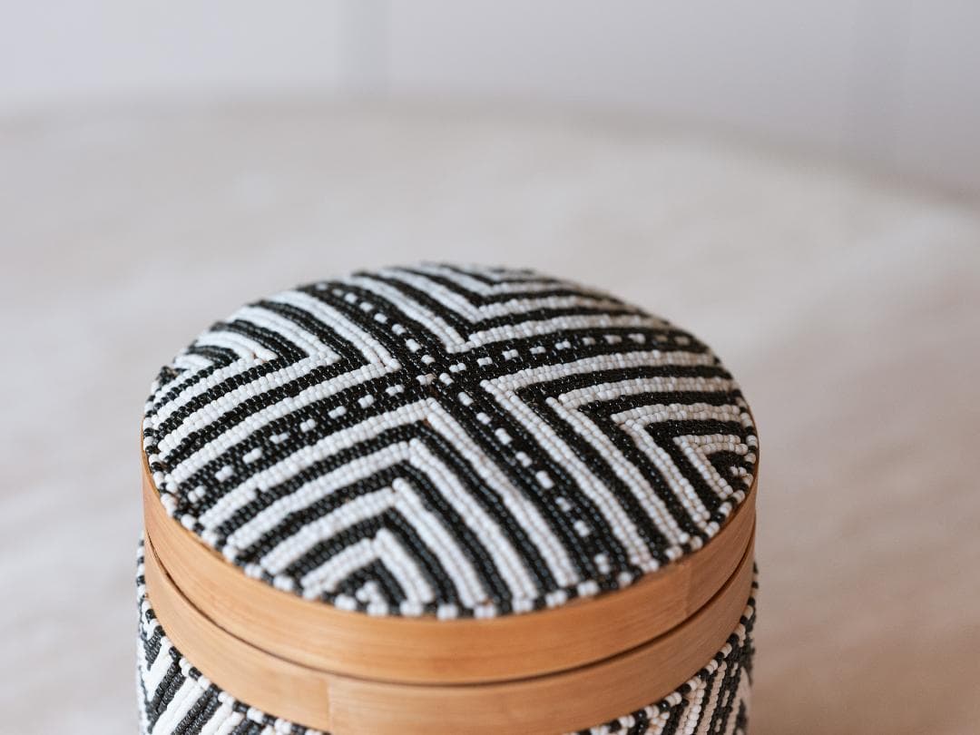 バリ島買付 ビーズ装飾 蓋付きバスケット 直径17cm item02