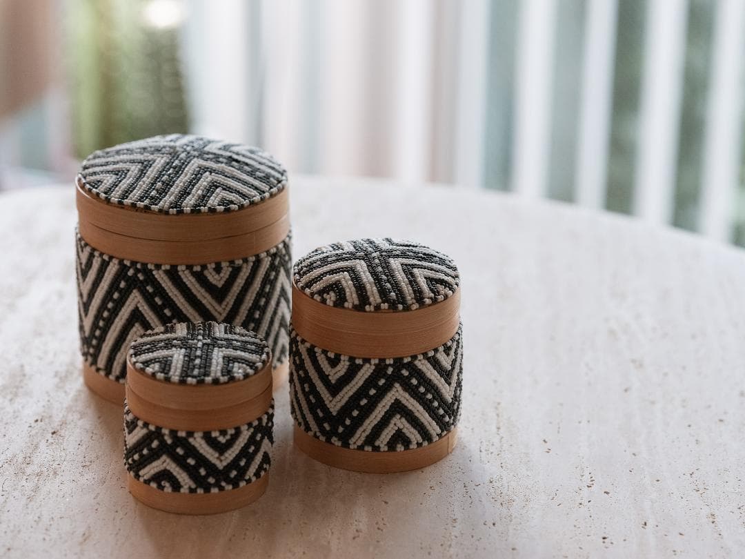 バリ島買付 ビーズ装飾 蓋付きバスケット 直径17cm item02