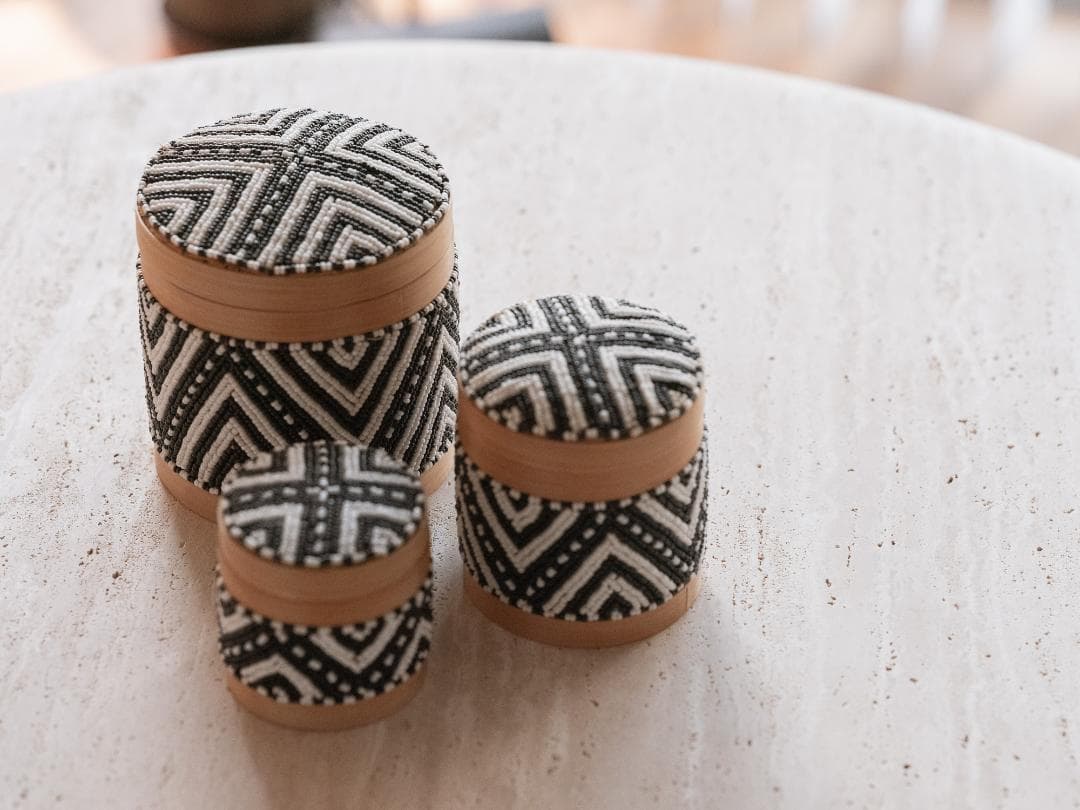 バリ島買付 ビーズ装飾 蓋付きバスケット 直径17cm item02