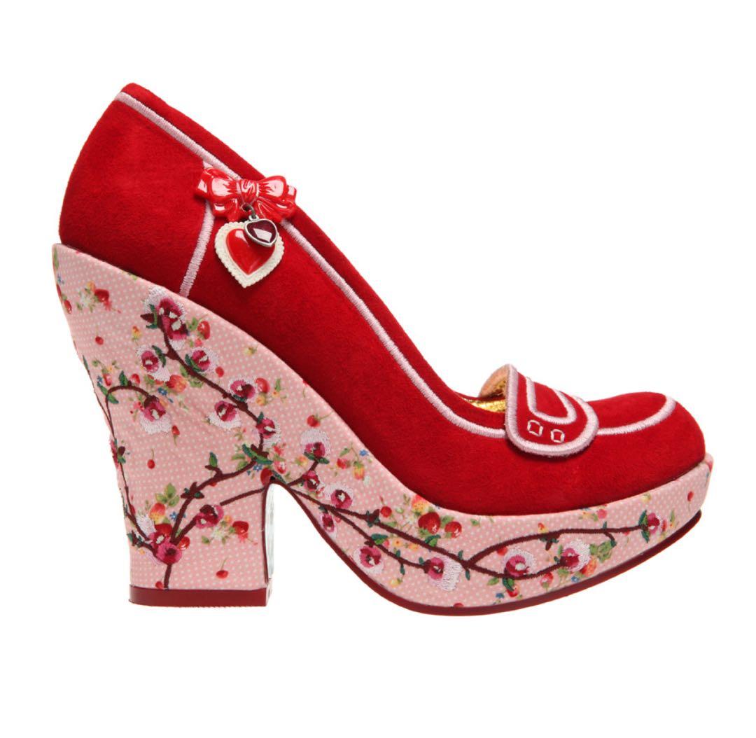 赤いフラワー刺繍ウェッジヒールパンプス