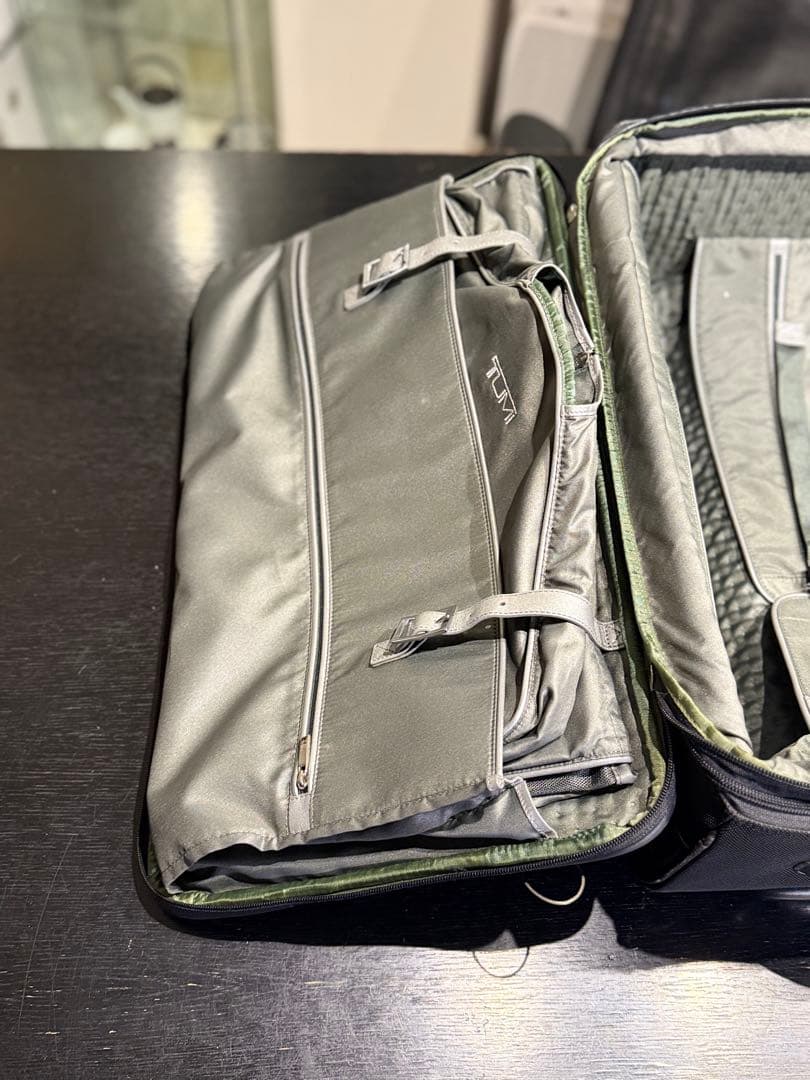 TUMI ブラック キャリーケース 23022D