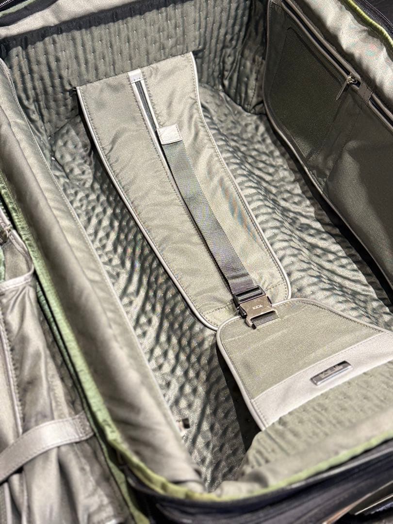 TUMI ブラック キャリーケース 23022D