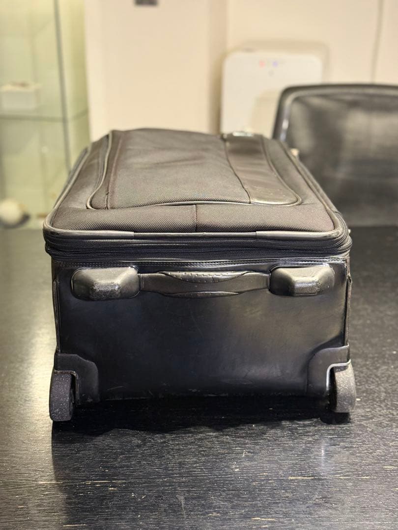 TUMI ブラック キャリーケース 23022D