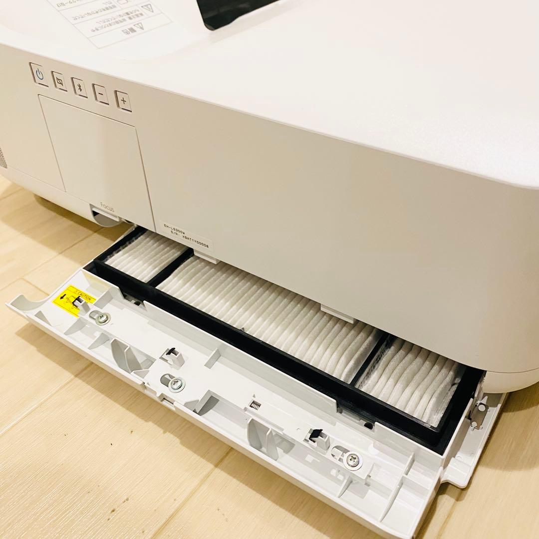 EPSON EH-LS300W プロジェクター　YAMAHA スピーカー