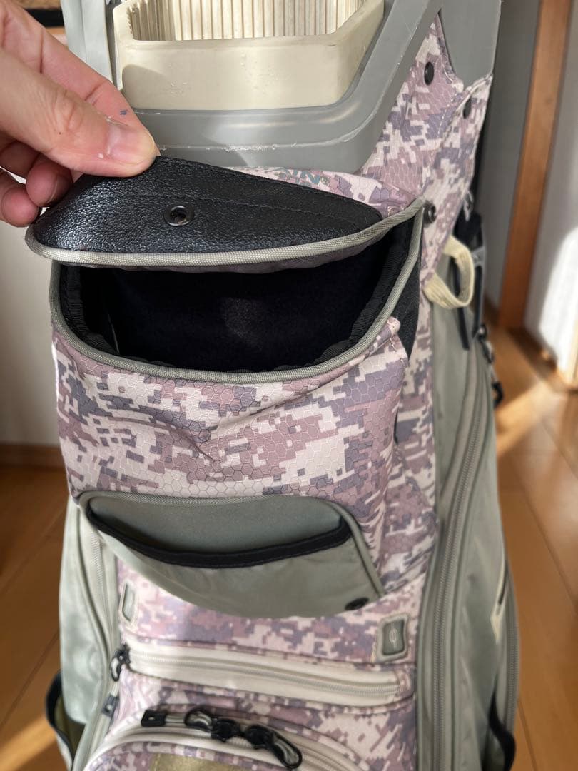美品希少SUN MOUNTAIN C130 14分割　キャディバッグ カモフラ柄