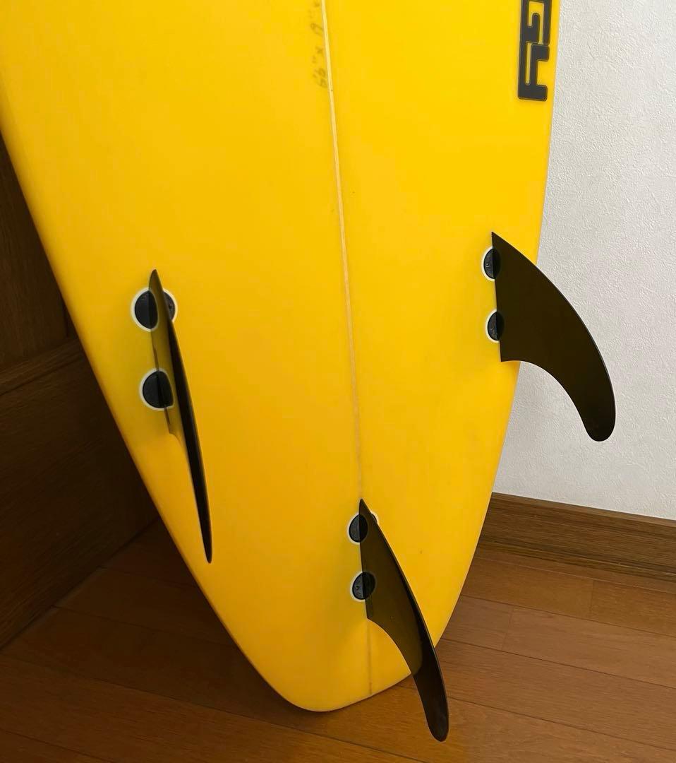 BYERLY DX サーフボード 6'0\" イエロー。フィン、カバー、リーシュ付